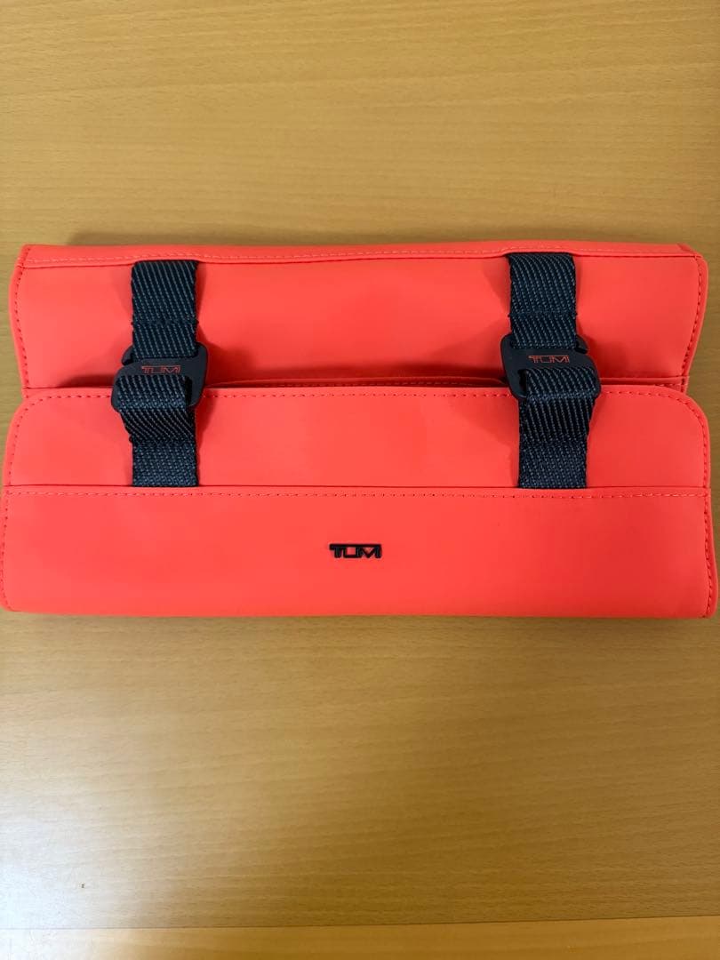 TUMI トゥミ トラベルポーチ オレンジ ケーブル収納 旅行 出張