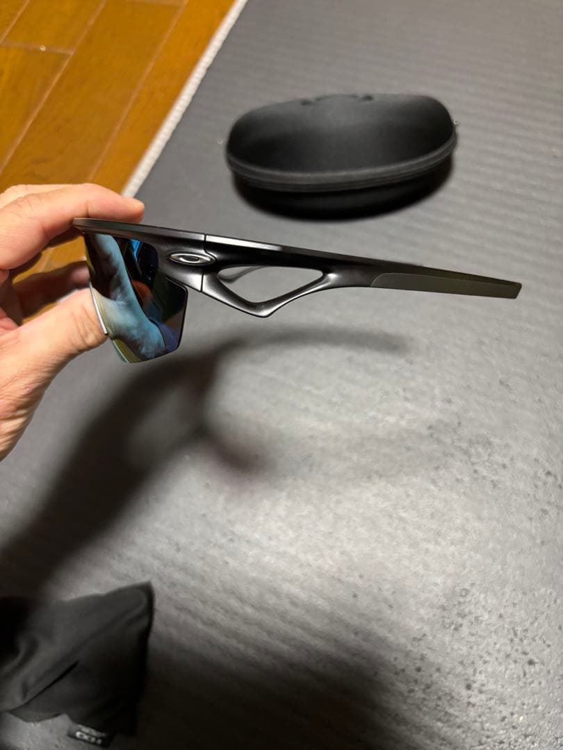 箱付きほぼ新品Oakley スポーツサングラス ケース付き鈴木誠也モデル