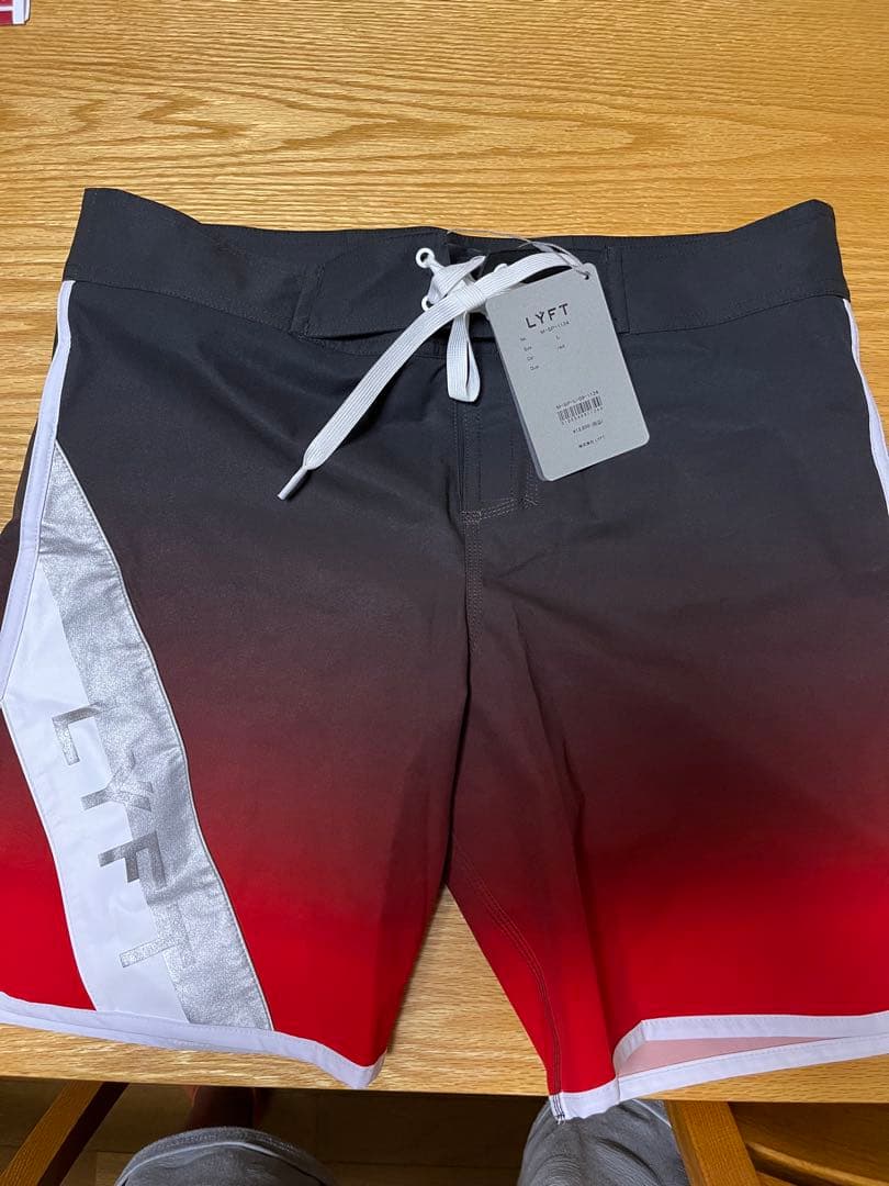 Lyft サーフパンツ　Lサイズ