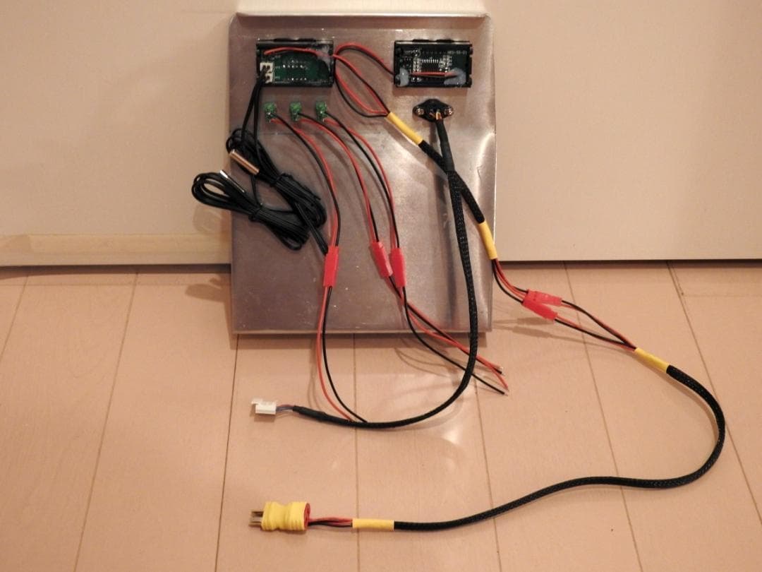 タミヤ　1/14　トレーラー　ナイトハウラー用　温度、電圧計