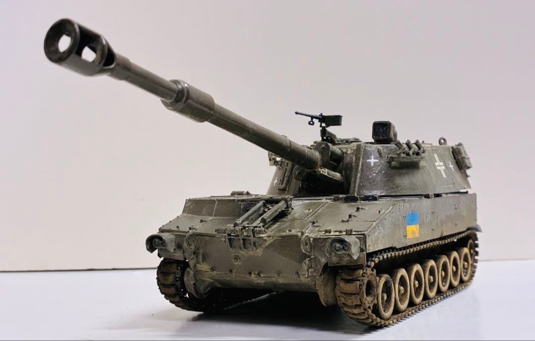イタレリ　1/35 M109 完成品　戦車　自走砲　模型　プラモデル　