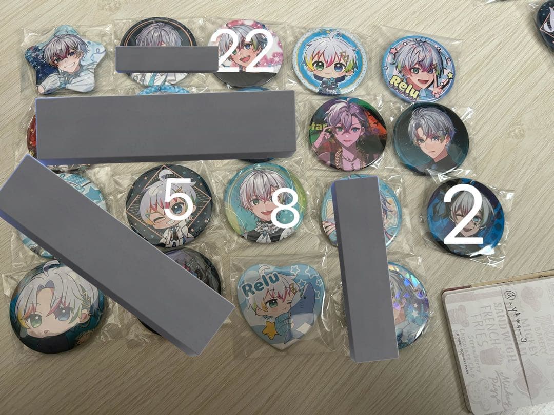 Relu キャラクター缶バッジセット