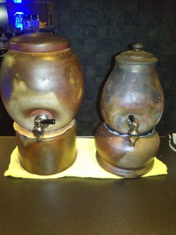 備前焼の焼酎サーバーです。