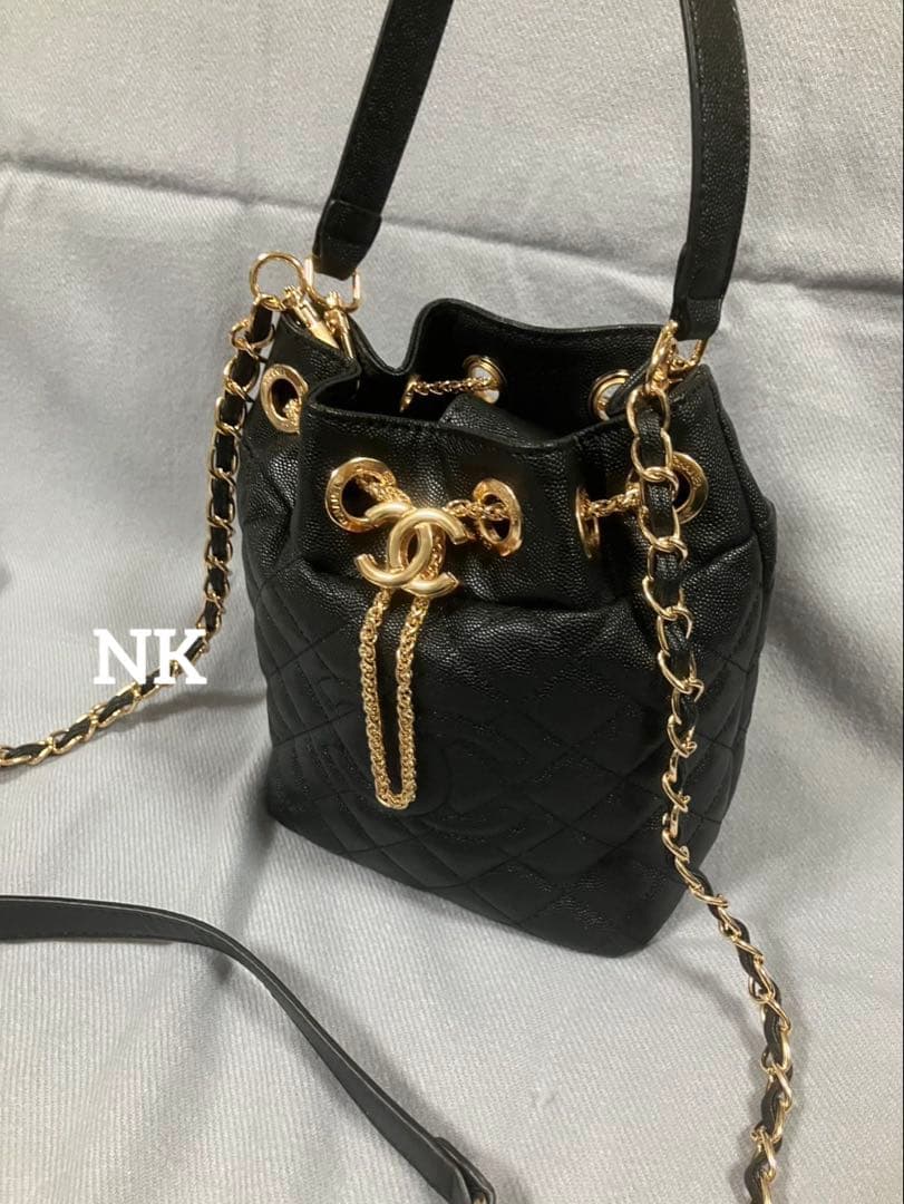 レザー　巾着バッグ　シャネル　ノベルティ　ショルダーバッグ　VIP