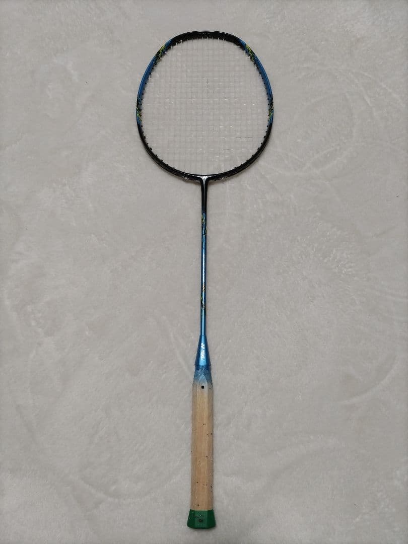 YONEX Nanoflare 700 バドミントンラケット