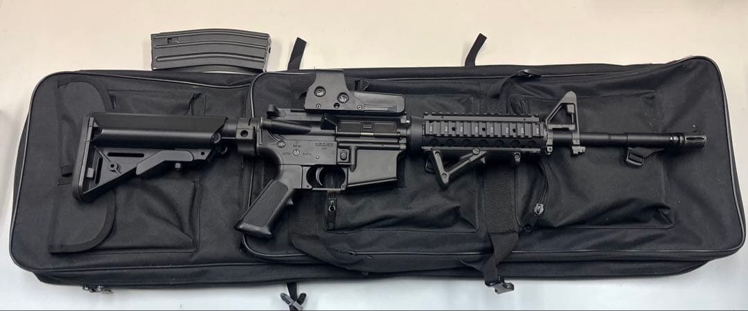 次世代電動ガン M4A1 ブラック マガジン付き