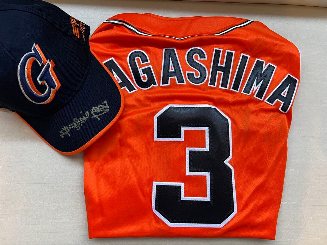 長嶋茂雄さん　右手左手両サイン　ユニフォーム&キャップ