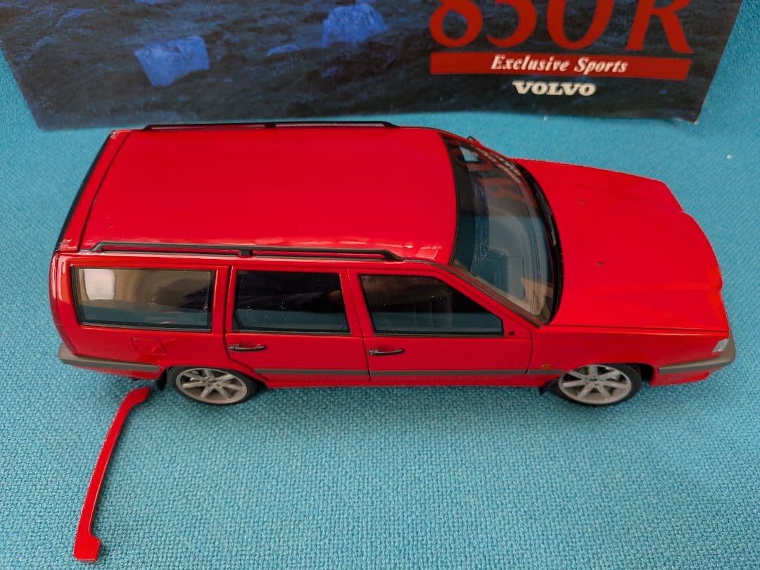 AUTO art オートアートVOLVO 850R 欠損あり