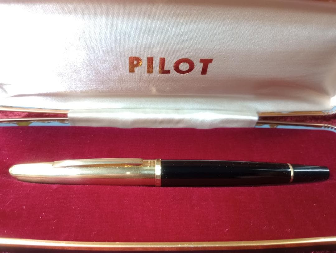 PILOT パイロット 万年筆 初期型 高級 キャップレス 【C-700GW】