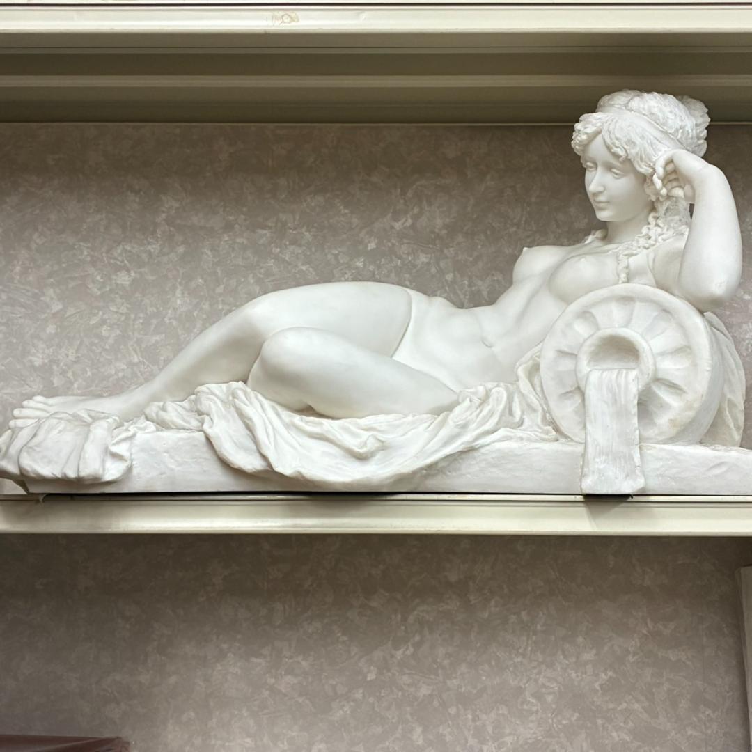 水瓶に寄りかかるビーナス像　女神　70×36×40㎝