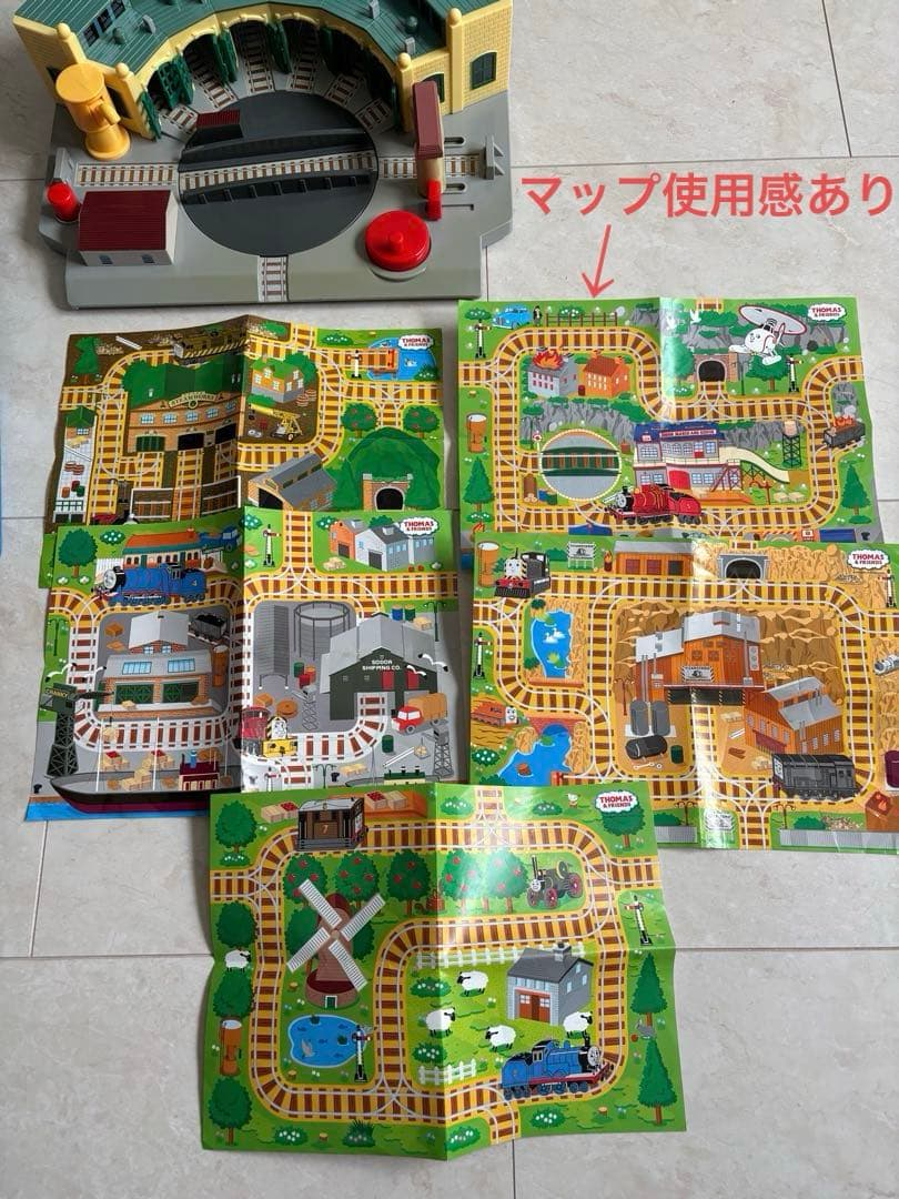 トミカ　機関車トーマス　ティドマス機関庫　操車場