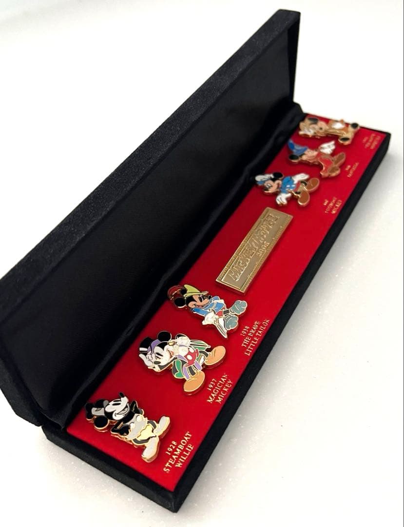 世界400限定 ミッキーマウス 歴代ピン6点 2005 ケース付