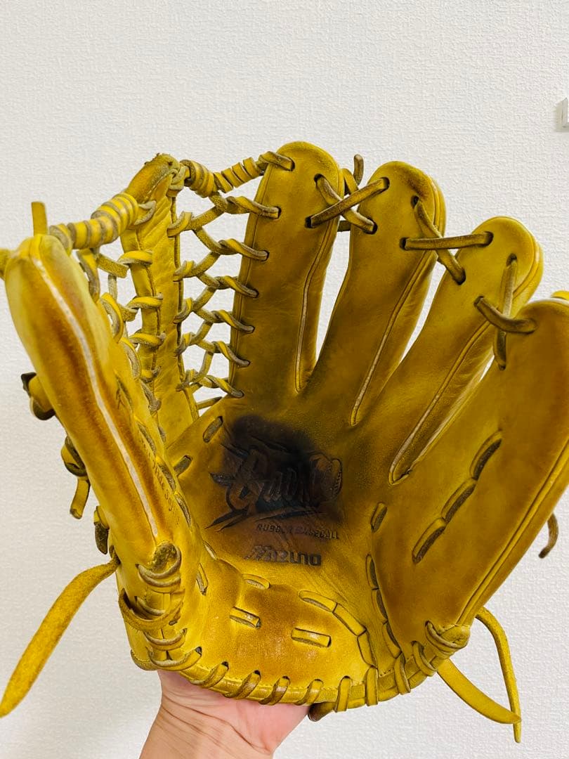 ミズノ　Mizuno Gaucho 軟式グローブ 右投げ用 イエロー　外野手向き