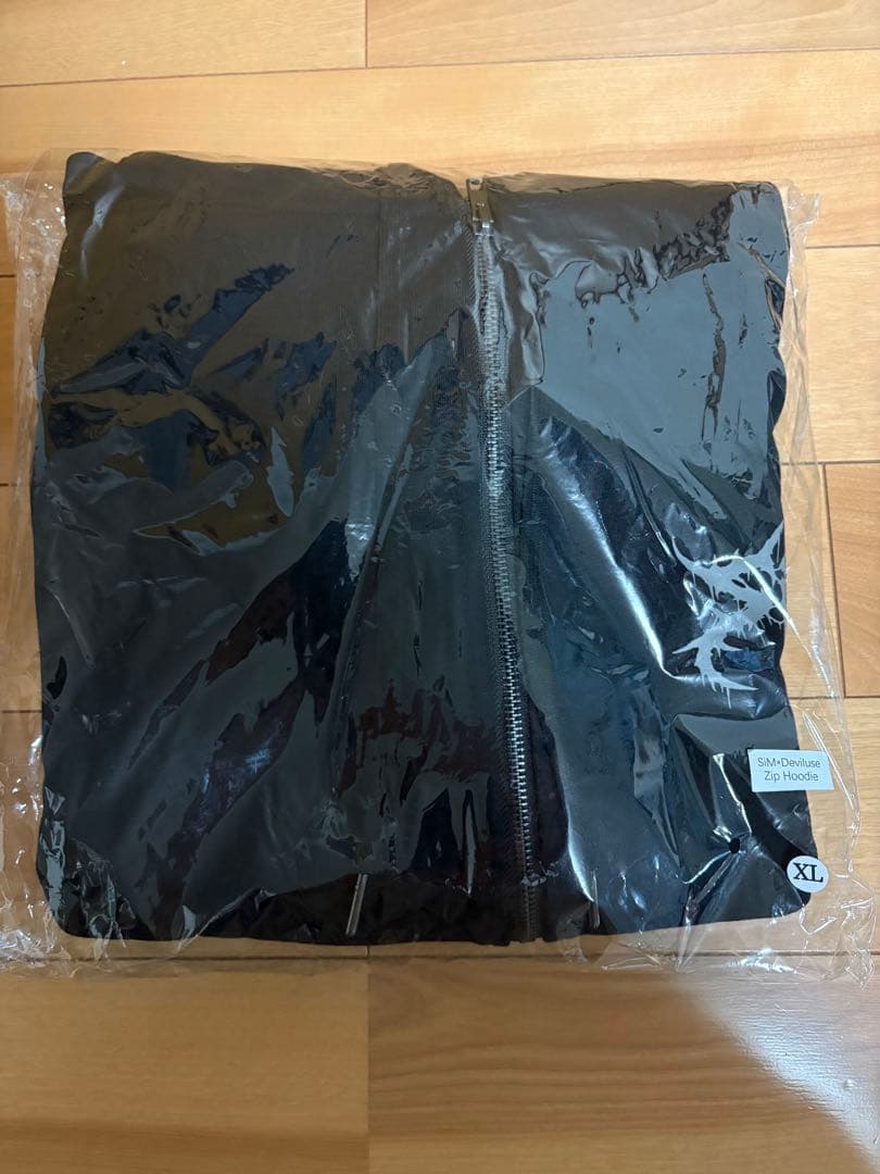 ミュージシャン SiM x Deviluse ZIP Hoodie Black S25001