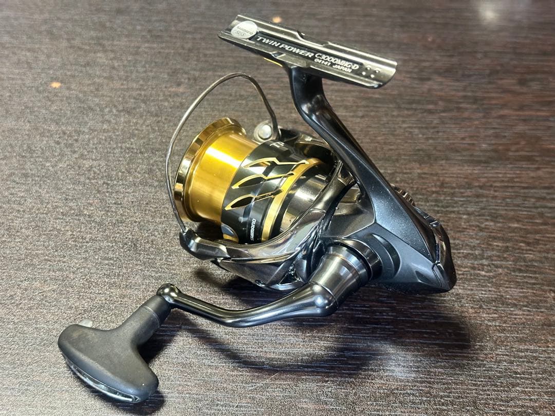 シマノ 20 ツインパワー C3000MHGスピニングリール