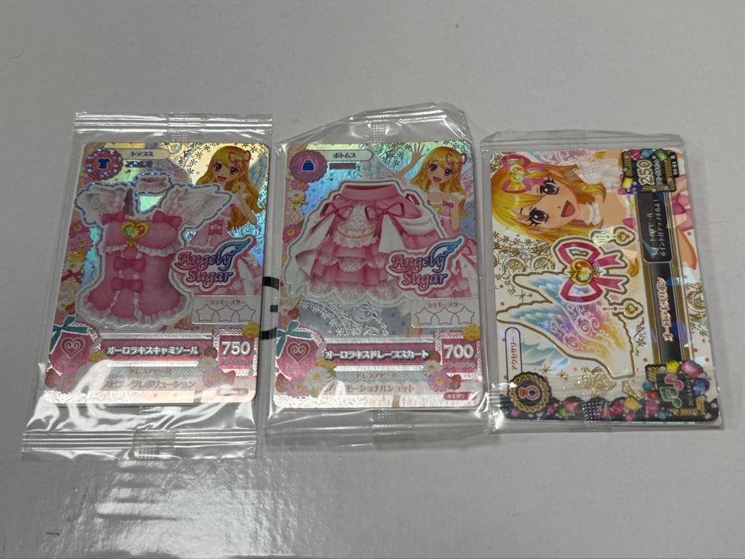 【未開封】アイカツ オーロラキスコーデ 3枚セット 星宮いちご