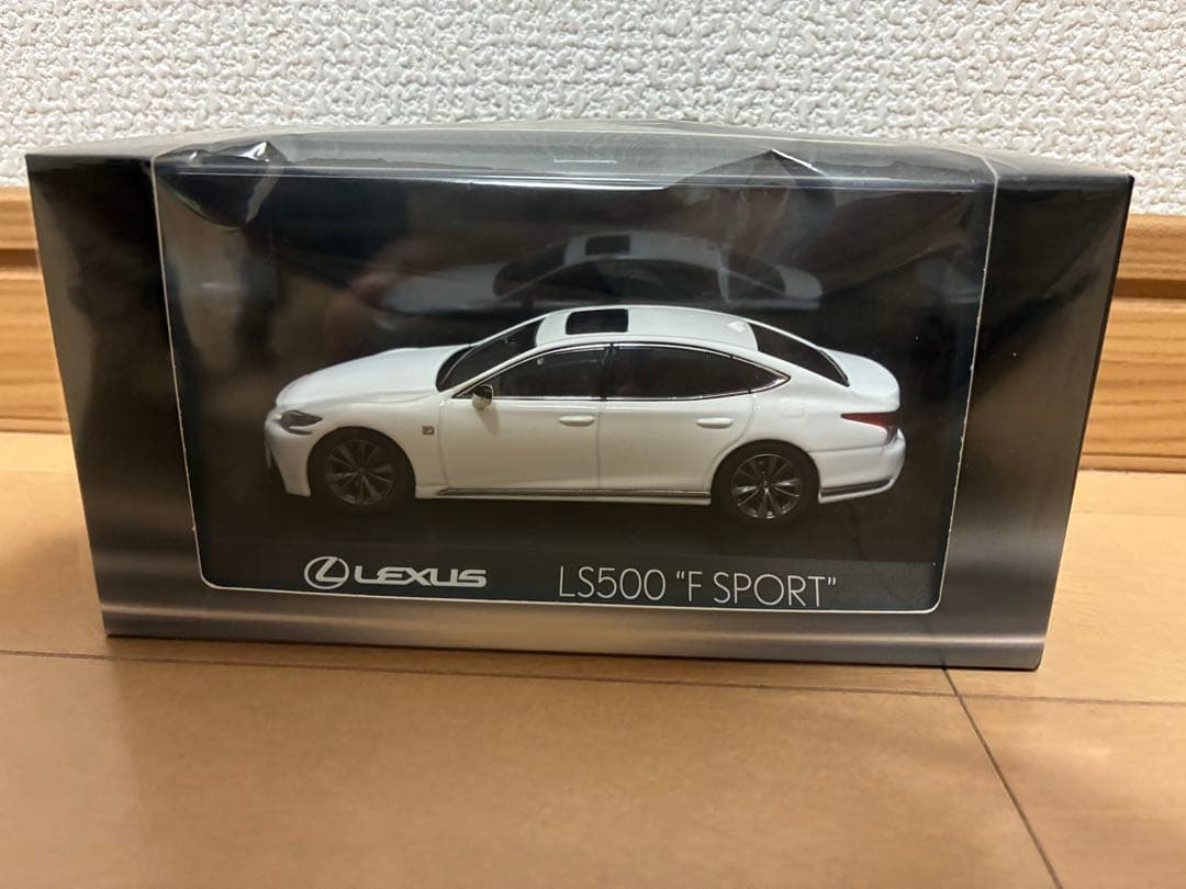 Lexus LS500 F SPORT 1/43スケール