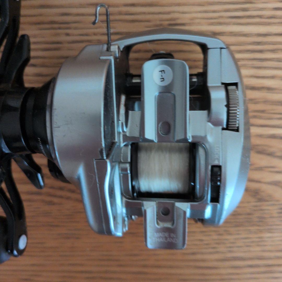 ダイワ アルファスSVTW８００Ｈ　右ハンドル