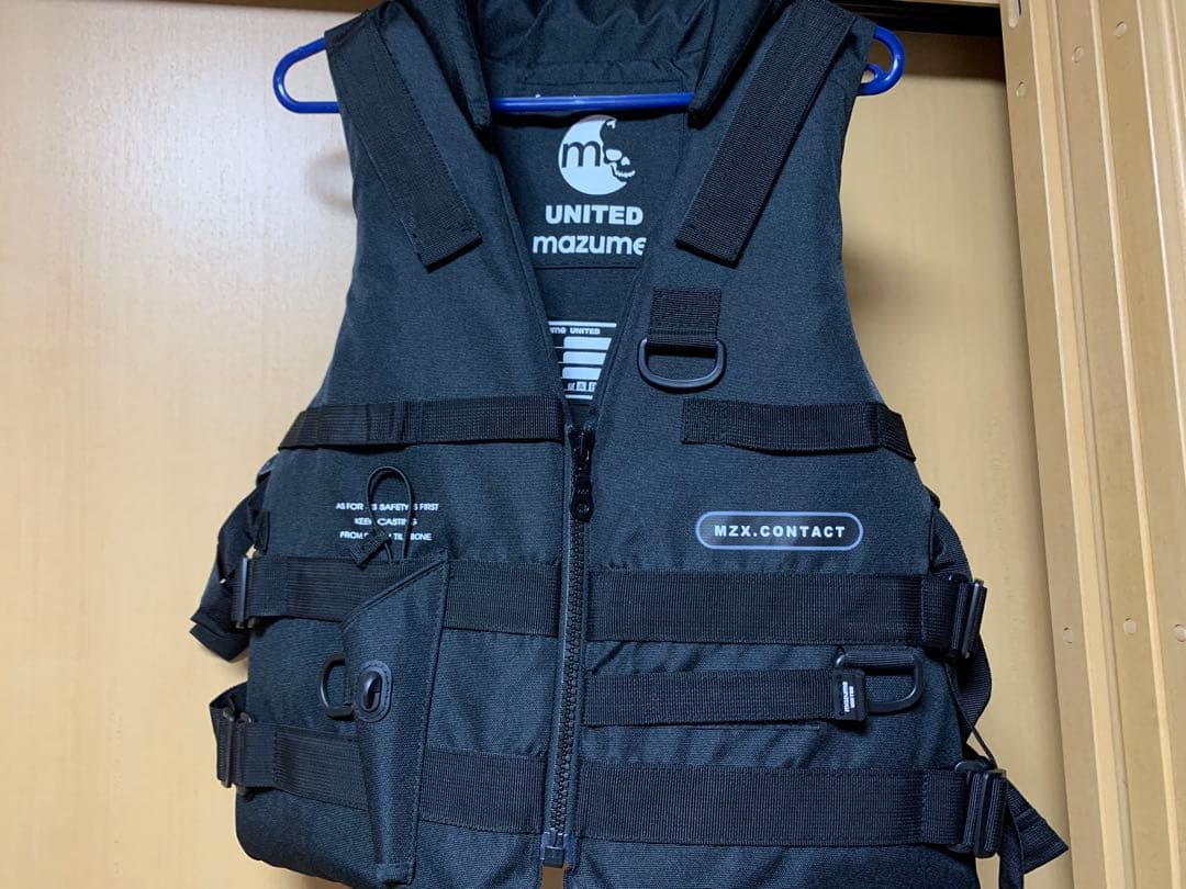 M　mazume MZX.CONTACT 黒 ライフジャケット