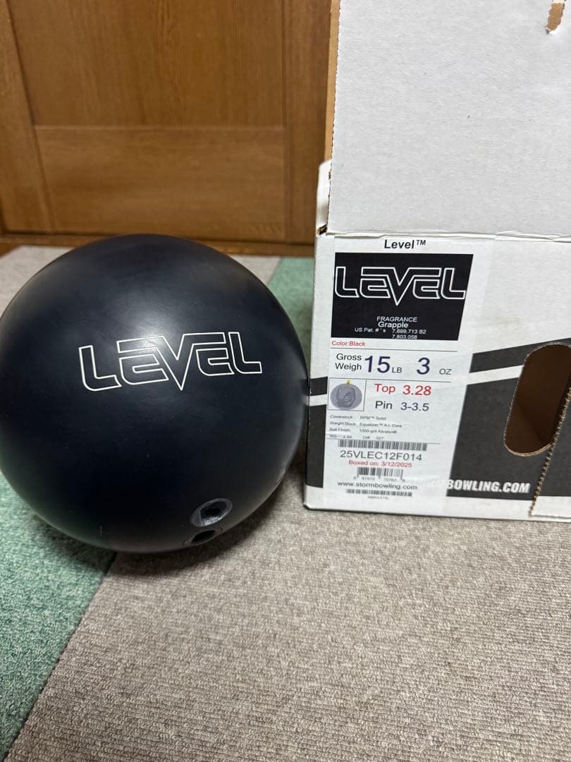 storm LEVEL ボウリングボール 15ポンド
