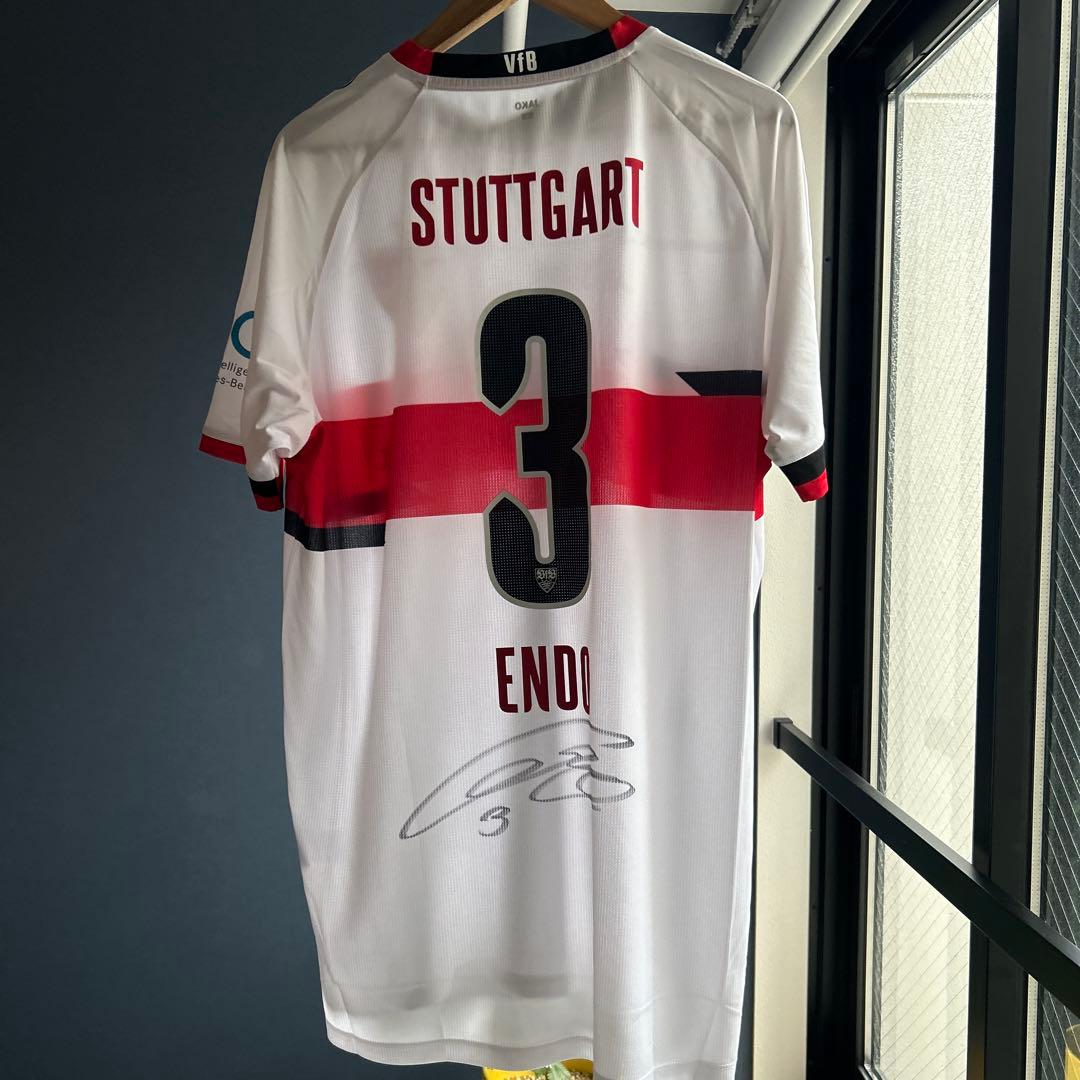 遠藤航サイン入りユニフォーム　シュトゥットガルト